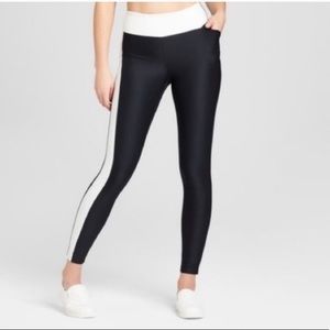 🤍 EUC Joy Lab White Side Stripe 7/8 HR Leggings